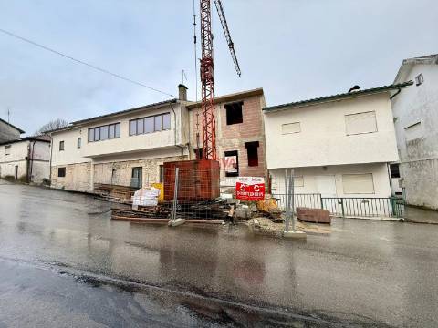 Moradia em Banda T2 Venda em Veade, Gagos e Molares,Celorico de Basto