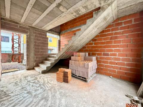 Moradia em Banda T2 Venda em Veade, Gagos e Molares,Celorico de Basto