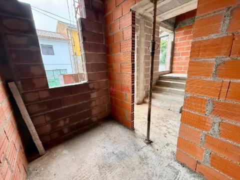 Moradia em Banda T2 Venda em Veade, Gagos e Molares,Celorico de Basto
