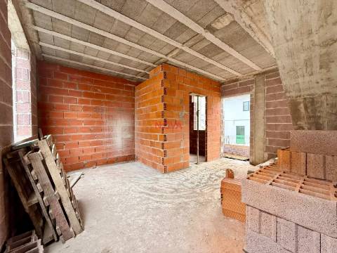 Moradia em Banda T2 Venda em Veade, Gagos e Molares,Celorico de Basto