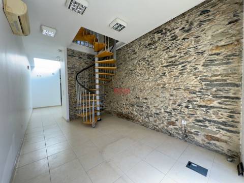 Loja  Arrendamento em Valongo,Valongo