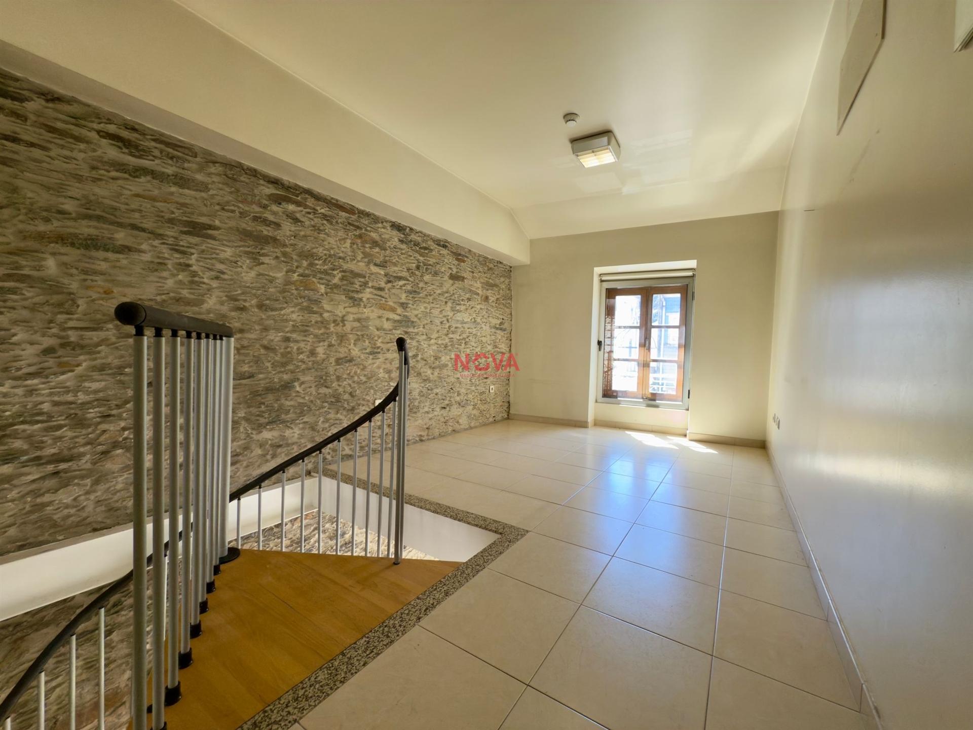 Loja  Arrendamento em Valongo,Valongo