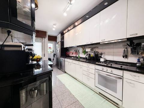 Moradia em Banda T4 Venda em Gondomar (São Cosme), Valbom e Jovim,Gondomar