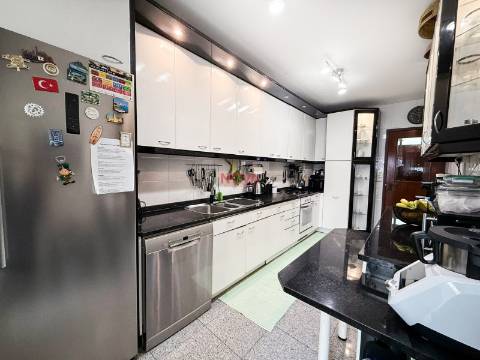 Moradia em Banda T4 Venda em Gondomar (São Cosme), Valbom e Jovim,Gondomar