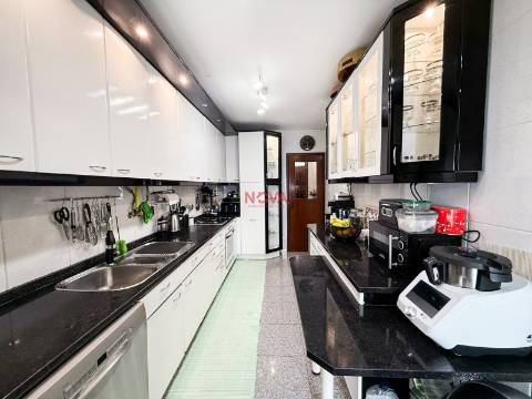 Moradia em Banda T4 Venda em Gondomar (São Cosme), Valbom e Jovim,Gondomar