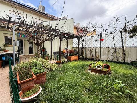 Moradia em Banda T4 Venda em Gondomar (São Cosme), Valbom e Jovim,Gondomar