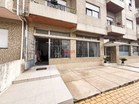 Loja  Arrendamento em Ermesinde,Valongo