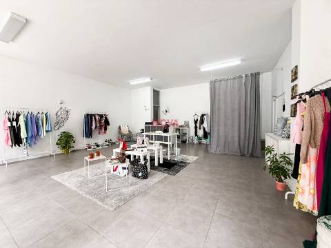 Loja  Arrendamento em Ermesinde,Valongo