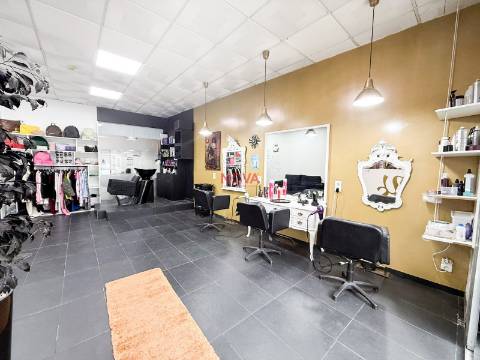 Armazém  Venda em Ermesinde,Valongo