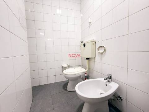 Armazém  Venda em Ermesinde,Valongo