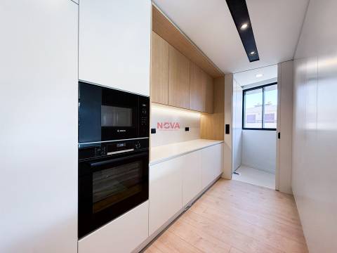 Apartamento T3 Venda em Gondomar (São Cosme), Valbom e Jovim,Gondomar