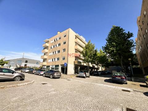 Apartamento T2 Venda em Nogueira e Silva Escura,Maia