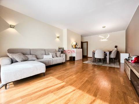 Apartamento T2 Venda em Nogueira e Silva Escura,Maia