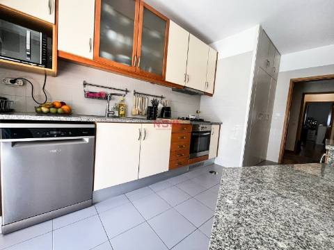 Apartamento T2 Venda em Nogueira e Silva Escura,Maia