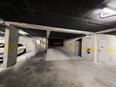 Garagem  Arrendamento em Pedrouços,Maia