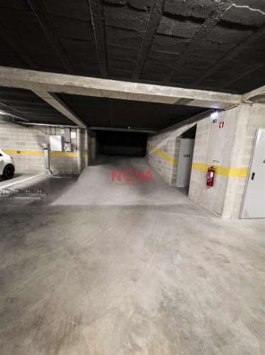 Garagem  Arrendamento em Pedrouços,Maia