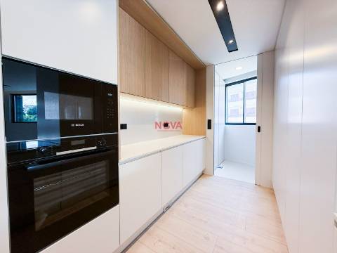 Apartamento T4 Venda em Gondomar (São Cosme), Valbom e Jovim,Gondomar