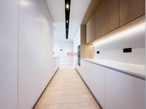 Apartamento T4 Venda em Gondomar (São Cosme), Valbom e Jovim,Gondomar