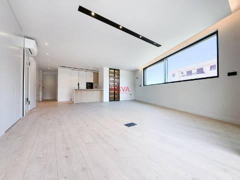Apartamento T4 Venda em Gondomar (São Cosme), Valbom e Jovim,Gondomar