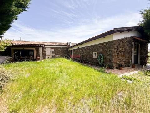 Quintinha  Venda em Celeirós,Sabrosa