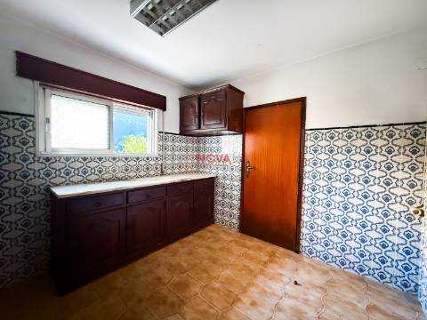 Garagem T0+3 Venda em Ermesinde,Valongo