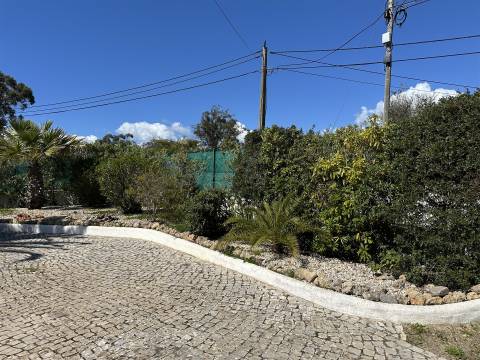 Encantadora Moradia T3 com Piscina em Localização Privilegiada em Carvoeiro