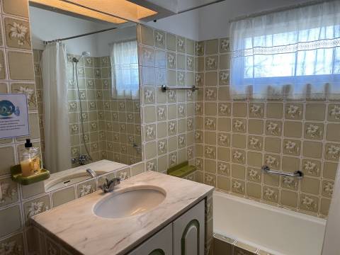 Encantadora Moradia T3 com Piscina em Localização Privilegiada em Carvoeiro