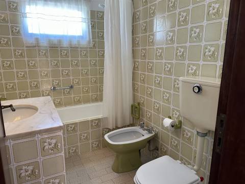 Encantadora Moradia T3 com Piscina em Localização Privilegiada em Carvoeiro