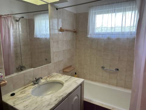 Encantadora Moradia T3 com Piscina em Localização Privilegiada em Carvoeiro