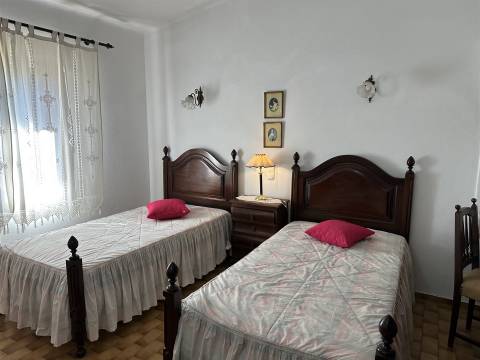 Encantadora Moradia T3 com Piscina em Localização Privilegiada em Carvoeiro