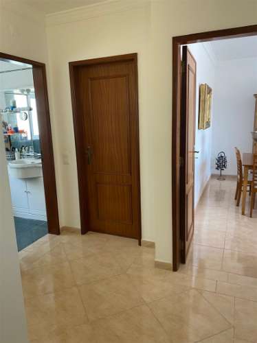 Encantador Apartamento T2 Remodelado no Coração de Albufeira