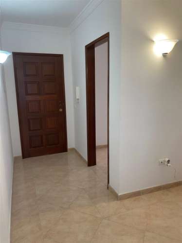 Encantador Apartamento T2 Remodelado no Coração de Albufeira