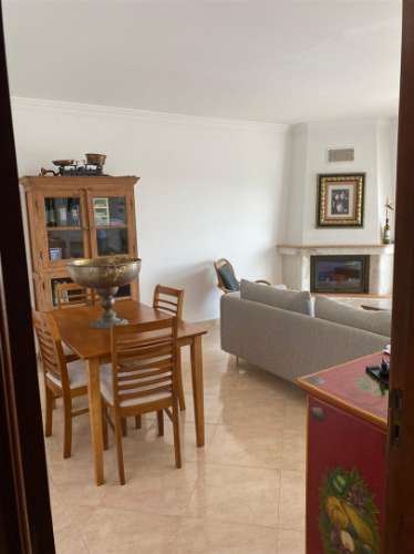 Encantador Apartamento T2 Remodelado no Coração de Albufeira