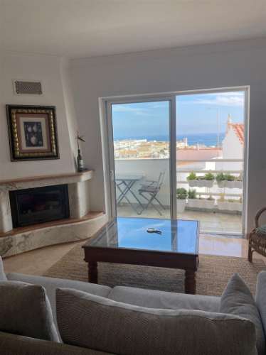 Encantador Apartamento T2 Remodelado no Coração de Albufeira