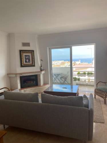 Encantador Apartamento T2 Remodelado no Coração de Albufeira