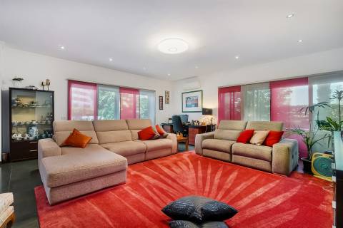 Luxuoso apartamento T5 com piscina privada em Portimão