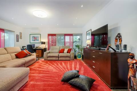 Luxuoso apartamento T5 com piscina privada em Portimão