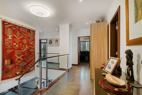 Luxuoso apartamento T5 com piscina privada em Portimão