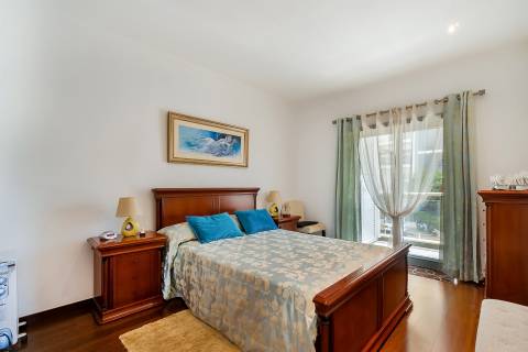 Luxuoso apartamento T5 com piscina privada em Portimão