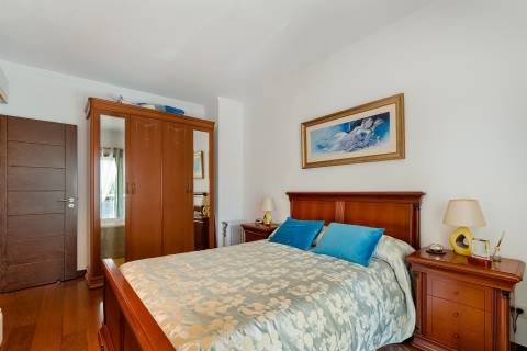 Luxuoso apartamento T5 com piscina privada em Portimão