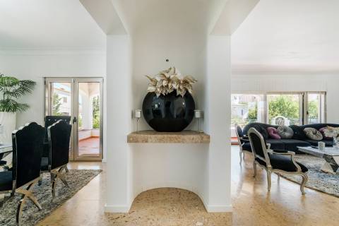 Excelente moradia T7+4 bem localizada em Portimão