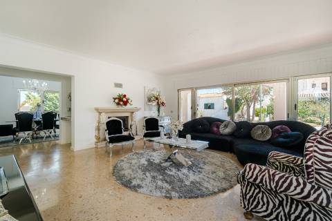 Excelente moradia T7+4 bem localizada em Portimão