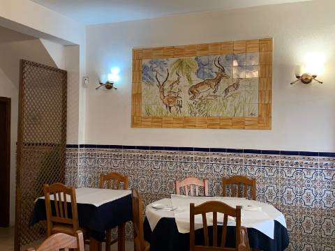 Restaurante "A Palmeira" à Venda – Estômbar