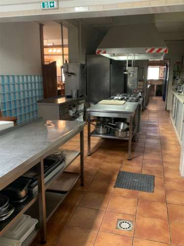 Restaurante "A Palmeira" à Venda – Estômbar