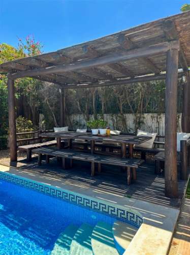 Moradia T5 com piscina e jardim a poucos metros da Praia do Alemão – Alvor