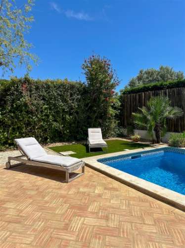 Moradia T5 com piscina e jardim a poucos metros da Praia do Alemão – Alvor