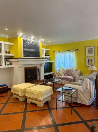 Moradia T5 com piscina e jardim a poucos metros da Praia do Alemão – Alvor