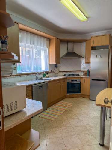 Moradia T5 com piscina e jardim a poucos metros da Praia do Alemão – Alvor