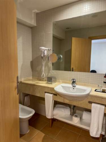 Apartamento T2 com Vista Mar e Rio na Marina da Praia da Rocha – Portimão