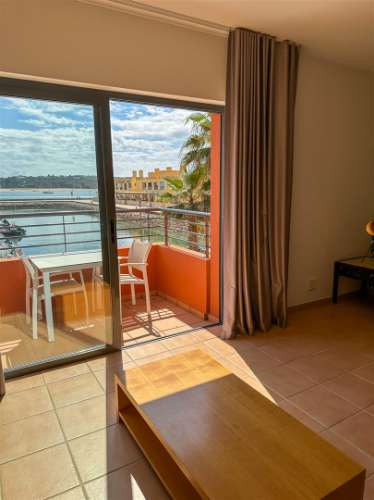 Apartamento T2 com Vista Mar e Rio na Marina da Praia da Rocha – Portimão